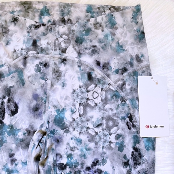 Lululemon Unlimit High Rise Yoga Tight 25” Leggings - Picture 3 of 7